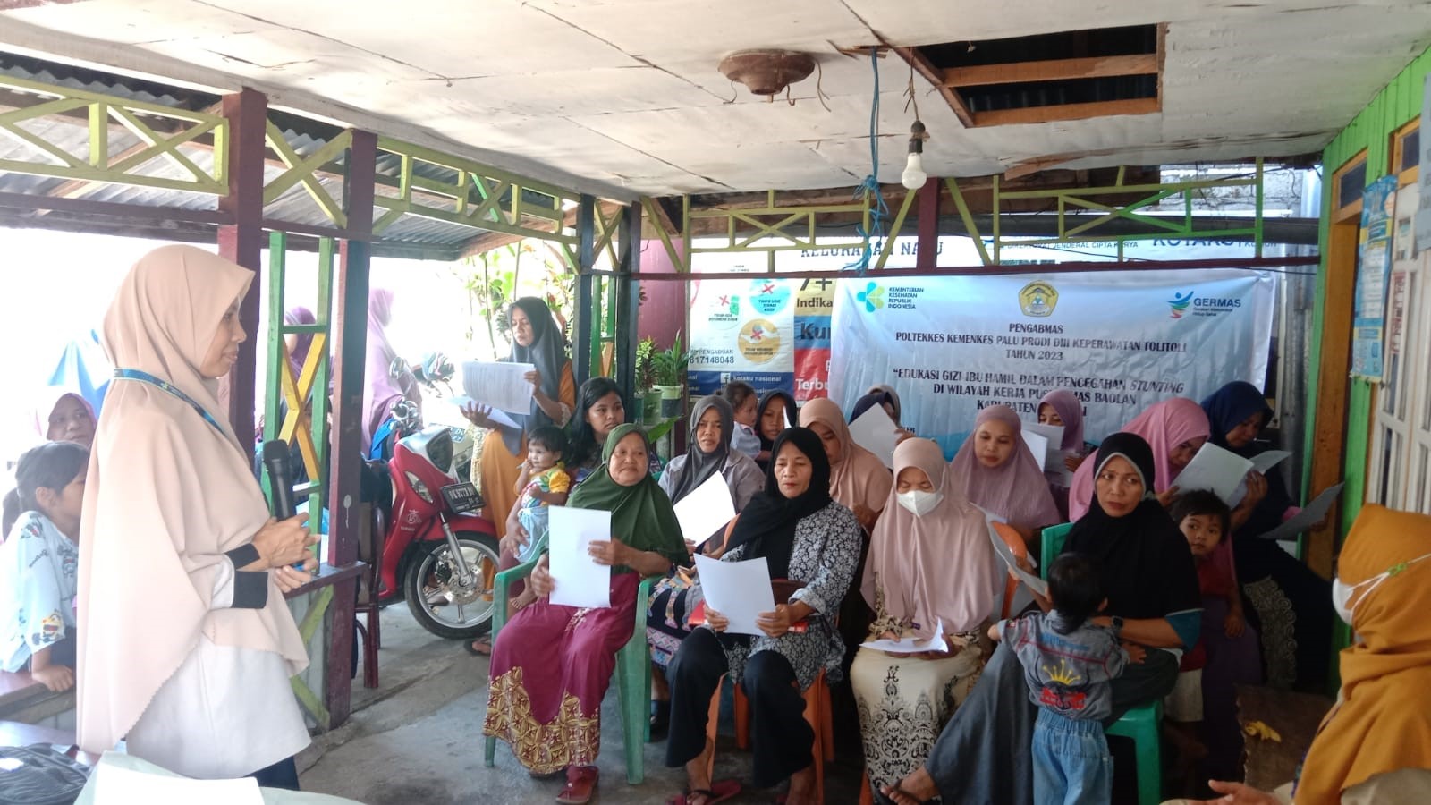pemberian materi gizi ibu hamil dalam pencegahan stunting  di Kelurahan Nalu Wilayah Kerja Puskesmas Baolan